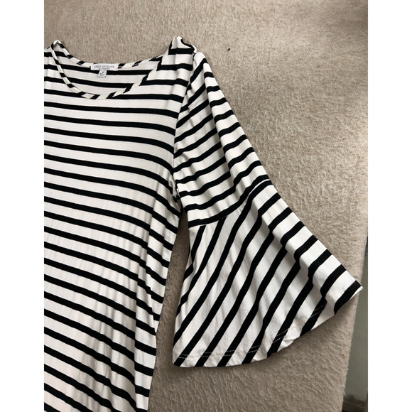 Green Envelope Black and White Striped Blouse Sz M Bell Half Sleeve Top - Picture 3 of 6